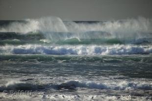 photo of wave pictures