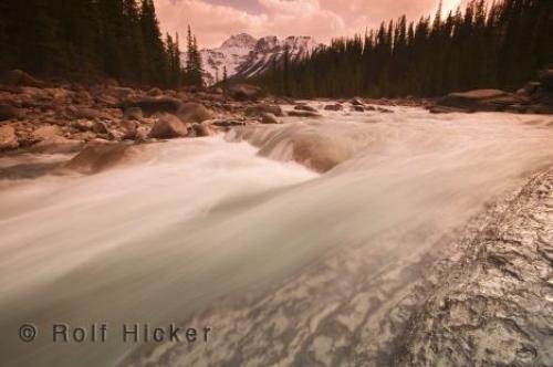 Photo: 
canadian rockies attraction
