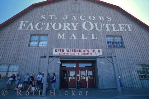 Photo: 
Factory Outlet Mall St Jacobs