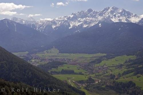 Photo: 
Italy Mountain Village