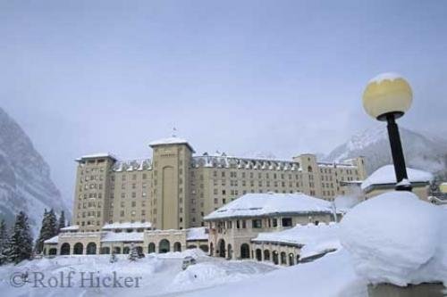 Photo: 
Lake Louise Hotel Winter
