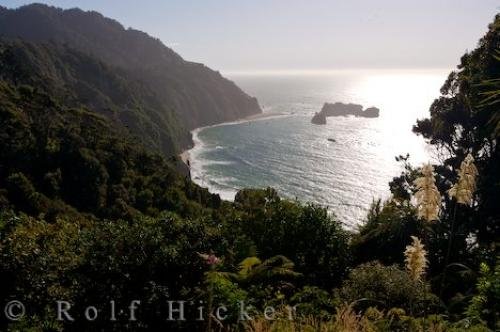 Photo: 
Tasman Sea Cliff