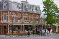 In the town of Niagara-on-the-Lake in Ontario, Canada, the beautiful historic Prince of Wales Hotel is the ideal place to stay while enjoying your vacation.
