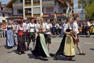 photo of Bavarian Couples Dance
