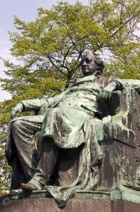 photo of Johann Wolfgang Goethe Statue