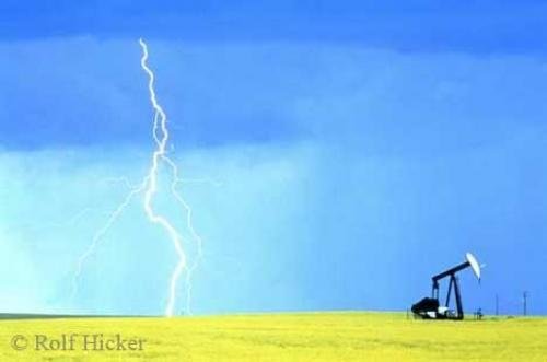 Photo: 
alberta oil pump