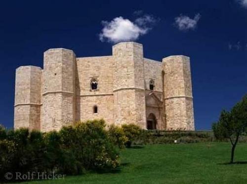 Photo: 
Castel del Monte