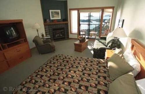 Photo: 
Tofino ad 42383n
