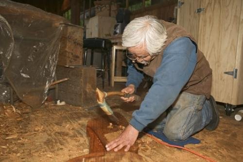 Photo: 
native american carver