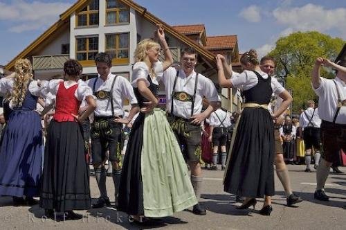 Photo: 
Bavaria Germany Putzbrunn Dancing