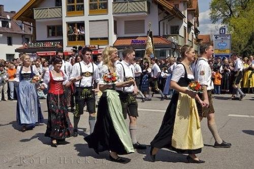 Photo: 
Bavarian Couples Dance