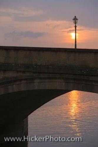 Photo: 
Bridge Sunset Florence Italy Arno River