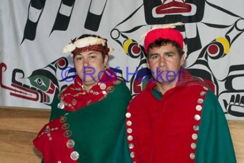 Photo: 
drummers and singers