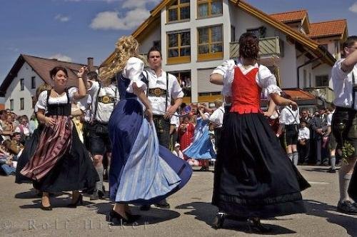 Photo: 
Dancers