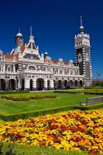Photo of the Dunedin Railway Station in Dunedin City,<br />Otago, East Coast, South Island, New Zealand. Photo: 
Dunedin City Railway Station Architecture Otago South Island New Zealand