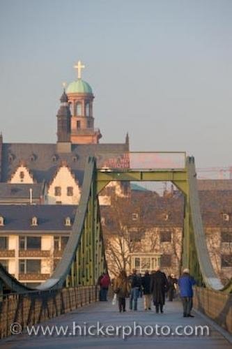 Photo: 
Foot Traffic Eiserner Steg Bridge Frankfurt Hessen Germany