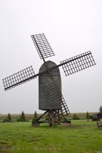 Photo: 
European Windmill Etzikom Windpower Centre Alberta