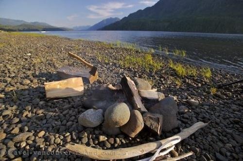 Photo: 
Lake Nimpkish Camping