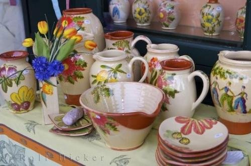 Photo: 
Faience Pottery