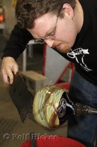 Photo: 
Glass Artist