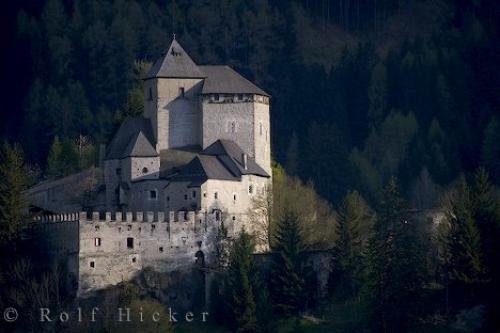 Photo: 
Medieval Reifenstein Castle
