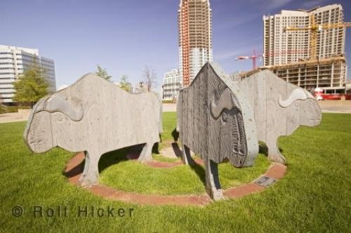 Photo: 
mississauga sculpture