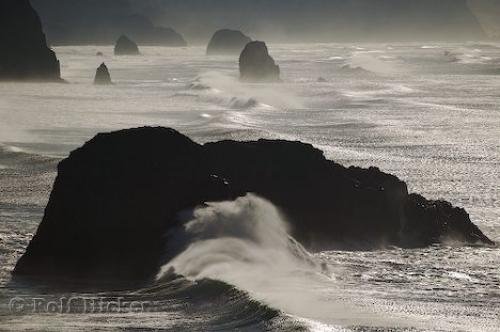 Photo of the rhythm of the ocean currents along the Oregon Coast in the USA. Photo: 
Ocean Currents