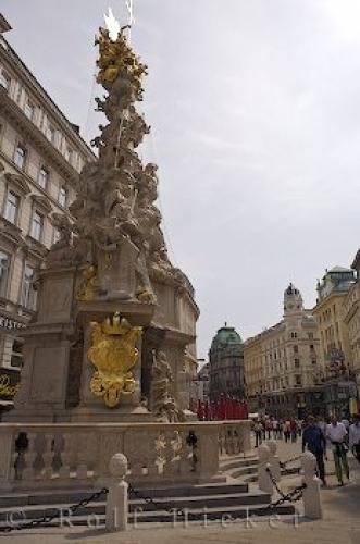 Photo: 
Pestsaule Statue Graben Square Vienna Austria