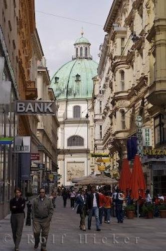 Photo: 
Peterskirche Downtown Vienna Austria