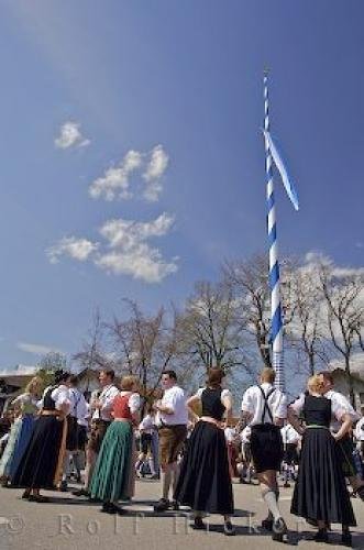 Photo: 
Putzbrunn Maibaum Bavaria