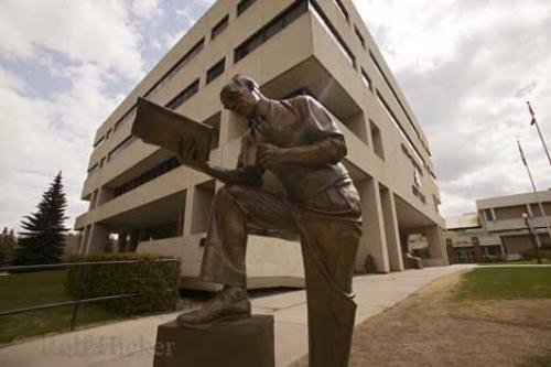Photo: 
statues