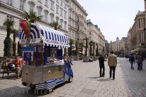Photo: 
Street Vendors Vienna