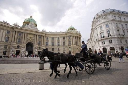 Photo: 
Vienna Tourism Horse Buggy Sightseeing Tour Hofburg Palace