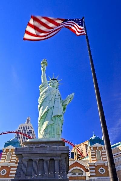 Photo: 
American Flag Liberty Statue New York Casino