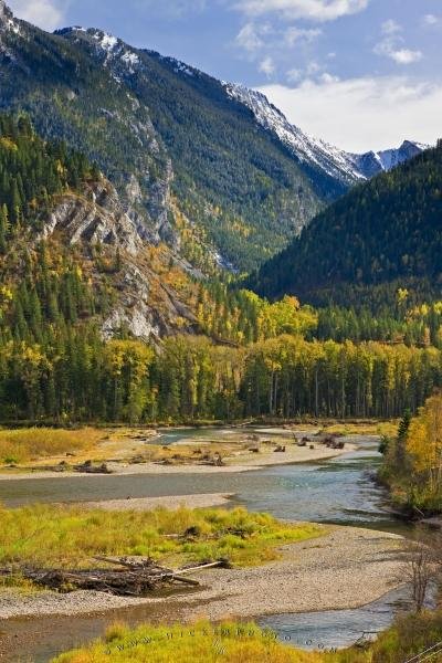 Photo: 
Autumn Mountain River Landscape